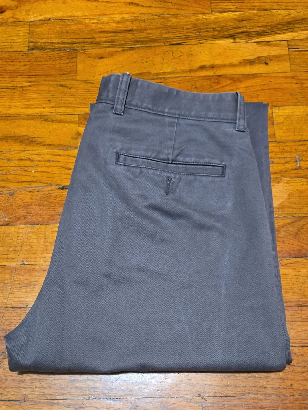 J.Crew Essential Pants Mens 33x32 Gray 100% Cotton Chino Straight Leg Casual